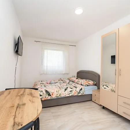 Guest Gouse Stipanovi Dvori - One Bedroom 1 Benkovac